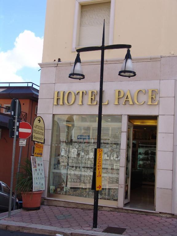 Hotel Pace San Giovanni Rotondo Exteriör bild