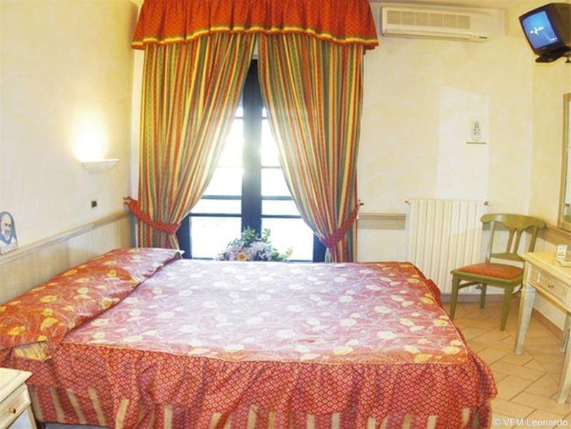Hotel Pace San Giovanni Rotondo Exteriör bild